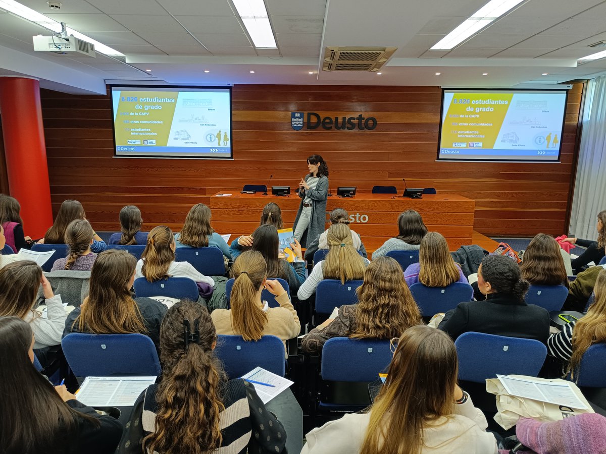 Hoy hemos recibido en el campus de <a href="/deusto/">Universidad Deusto - Deustuko Unibertsitatea</a> #Donostia a un excelente grupo de alumnas de 1º de bachillerato del <a href="/Col_Entreolivos/">Colegio Entreolivos</a>. Gracias por vuestra visita anual, esperamos que disfrutéis de vuestro viaje.¡Hasta pronto!