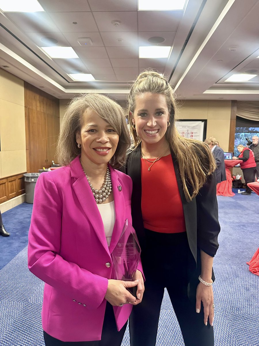 And that’s a wrap for our annual day on Capitol Hill <a href="/stoptheclot/">NBCA</a>…overall a successful day! I said it last year and I’ll say it again-100,000 people a year should not die from a PREVENTABLE condition. Thank you @RepLBR for your incredible support and passion 🙏 <a href="/lesllake/">Leslie L. Lake</a>