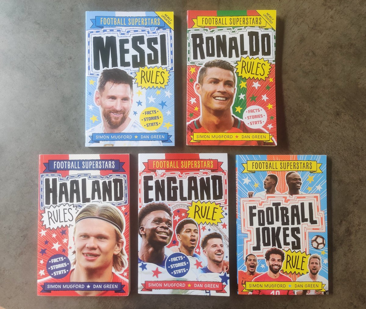 ⚽️⭐️📚It's time for a Football Superstars 📚⭐️⚽️ #WorldBookDay #Giveaway For a chance to #WIN these five awesome #books, simply RETWEET and FOLLOW me before midnight on March 8. #BookTwitter #ReadingForPleasure #ReadMoreBooks