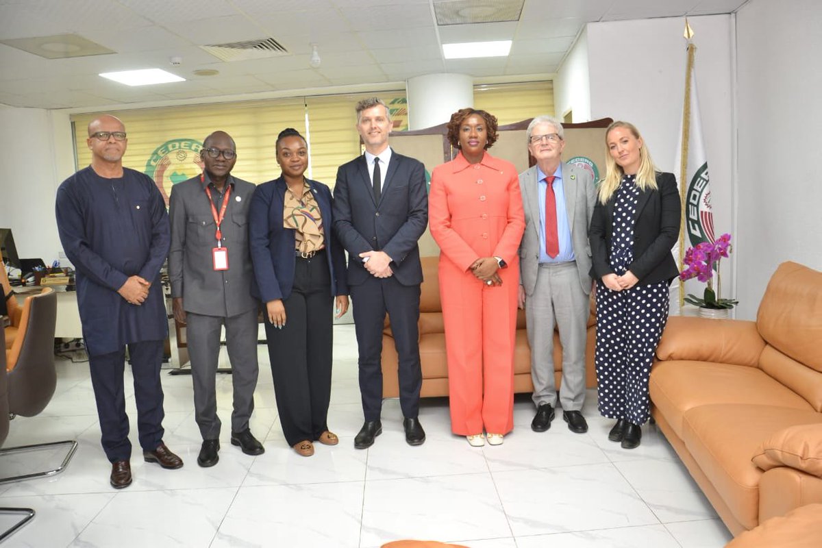 Had an enriching afternoon engaging with #WestAfrican Ambassadors and @ecowas_cedeao. We delved into the myriad of challenges and priorities of the region, insights that will guide #Denmark's approach as a non-permanent member of the #UNSecurityCouncil #DK4UNSC