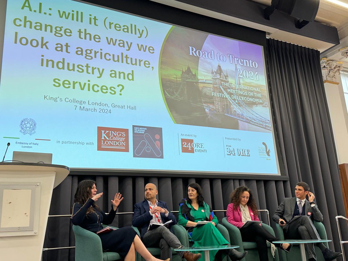 Amb. @InigoLND participated to 'Road to Trento', an international roadshow event in London discussing how AI can have a strong impact on sectors such as agriculture and manufacturing, with repercussions on the job market. Organised by @24Eventi at @KingsCollegeLon #24OREeventi