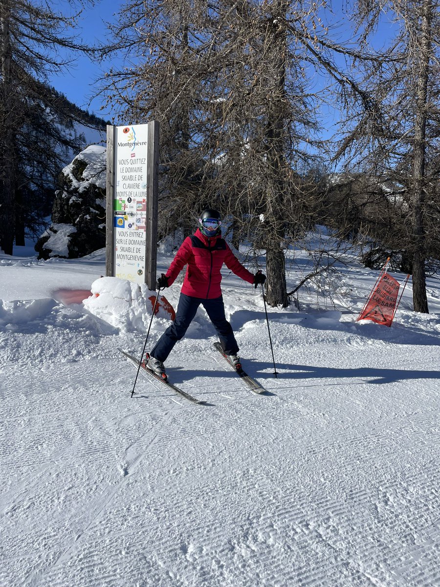djcspe1's tweet photo. A ski in France &amp; a ski in Italy! 
Another glorious day on the slopes
#DJSkiing
#crossingtheborder https://t.co/YpslmeHJVV