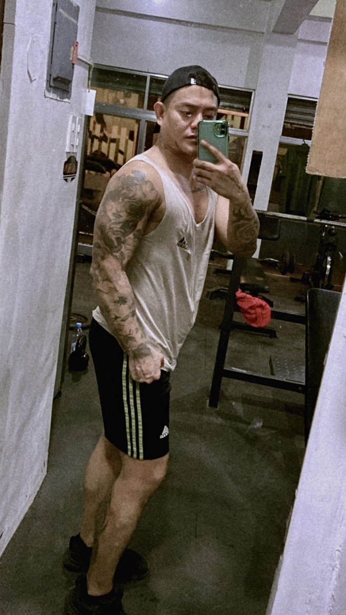 LPalambiano's tweet photo. GYM POISED 😂

#PLHIVDIARIES #FITPLHIV #PLHIV #PROGRESS https://t.co/kb7j1WBXet