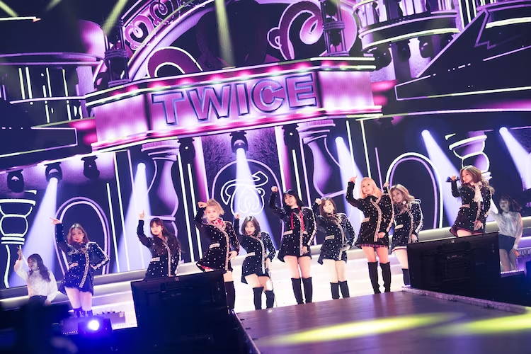 Twiceiland's tweet photo. 2019年の本日はTWICE初のドームツアー「Dreamday」の開幕日！日本デビュー以来の念願だった「ドームのステージに立ちたい」という”夢”がタイトルに込められており、京セラドーム・東京ドーム・ナゴヤドームの3会場5公演で約22万人を動員。最終公演ではファンのコメント映像が上映され9人は涙を流した。 https://t.co/4NvPvAdXnY