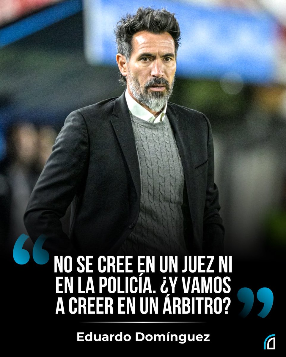 dataref_ar's tweet photo. 🗣️ La reflexión de Eduardo Domínguez en conferencia de prensa sobre el momento del fútbol argentino:

“Todos hacemos foco en el fútbol y el fútbol es el gran reflejo de la sociedad, es el espejo mismo. 

Hace mucho habían secuestrado a una persona en Moreno. Hicieron un cordón policial y el periodismo fue y viste que les dicen: ‘Hasta acá’. Y fueron un metro más y después otro metro más. Y claro, lo corrió hasta donde era realmente. ‘No me toques, estoy trabajando’, le dijo. Y fue como si el policía no estuviera trabajando.

Mi reflexión es: ¿le creen a la policía? ¿le creen a un juez? ¿se cree en la justicia del país? No, no se cree. ¿Y vamos a creer en un árbitro que es la justicia del partido? 

Los árbitros son los que imparten justicia. Siempre vamos a pensar mal porque el argentino piensa mal. Los políticos hicieron muchas cosas mal y todos colaboramos a que siga así. Hay soluciones, pero los que tienen que tomarlas no somos nosotros. Nosotros somos los títeres que estamos dentro del escenario y tenemos que tomar postura.

El colegio de jugadores o entrenadores se tiene que poner a charlar con los responsables del circo. Todo el mundo mira fútbol porque es un país muy apasionado y todo se refleja acá. ¿Vamos a ser un oasis nosotros? No.

Vemos todos los días en la televisión un montón de noticias que no nos gustan, pero amamos este país, seguimos acá y vamos para adelante. Somos el fiel reflejo de la sociedad”.