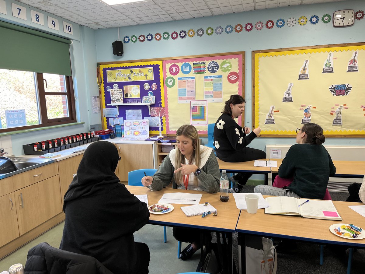 Every1Learning's tweet photo. A fabulous final #ECT #ECF session with this great group discussing Practitioner Inquiry - next stop #practiceexchange with ⁦@EMTeachingHub⁩ ⁦@newbridgegroup⁩ ⁦@MayfieldPrimary⁩ ⁦@Rowland1Helen⁩ ⁦⁦@FocusTrust1⁩ ⁦@MrsDallender⁩ https://t.co/8aDuZQztr5