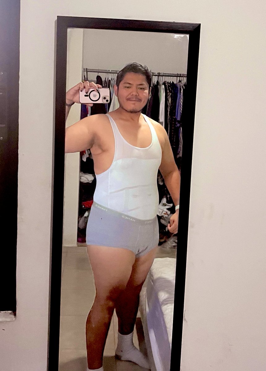 manuelh69736189's tweet photo. En las mañanas es el mejor tiempo para tomarte fotos en el espejo ❤️

Buenos días abdomen mañanero jajaja 

#Gay #Chubby #Merida #Bigboy https://t.co/GiOHuQQWsf