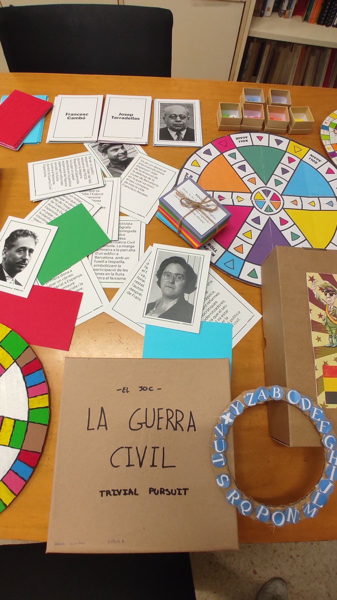 ins_alt's tweet photo. L'alumnat de 2n de batxillert treballa la Segona República i la Guerra Civil creant jocs de taula. N'hi ha de diferents com el clàssic Trivial amb els seus formatgets, el Memory o el Pasapalabra, i d'altres com el Tabú o un Qui Sóc? Edició Guerra Civil Espanyola. #insalt #2nbatx https://t.co/XUyiYTTmTe