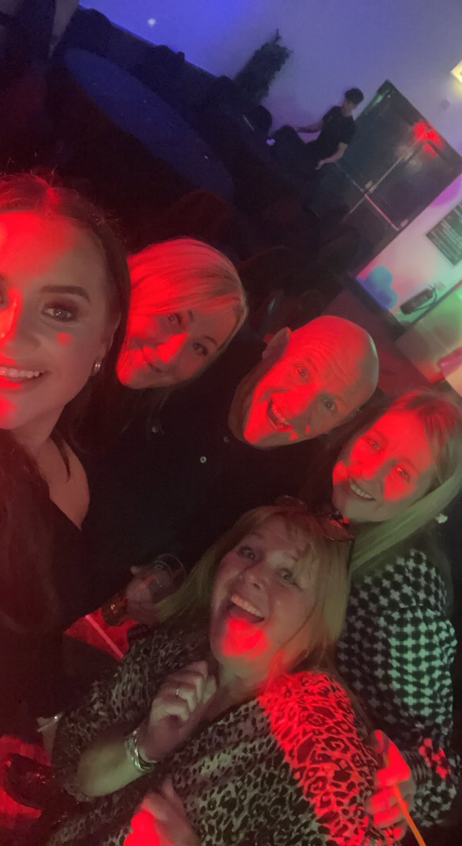demifrainex's tweet photo. Happy 60th birthday uncle Al @unclebing07 🥳🍻 have the best day! We love you loads ♥️ https://t.co/sLxJnQ2LWF