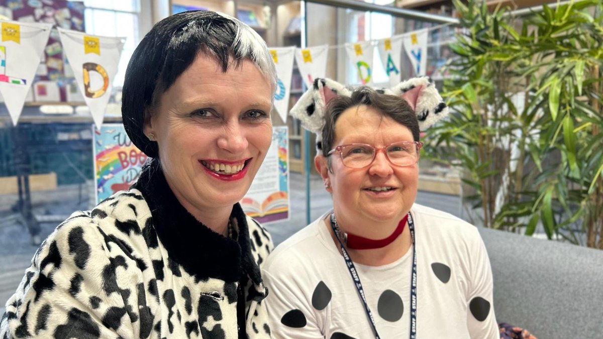 OswestrySchool's tweet photo. A firm favourite on the calendar is World Book Day! A fabulous drawing workshop, in the library Sarah Parkinson, who showed us how to draw 'Noisy Nora' @sparkauthor @WorldBookDay   #thisisoswestry #worldbookday #childrensbooks #illustrations #ReadYourWay #oswestry https://t.co/KD02njU0bz