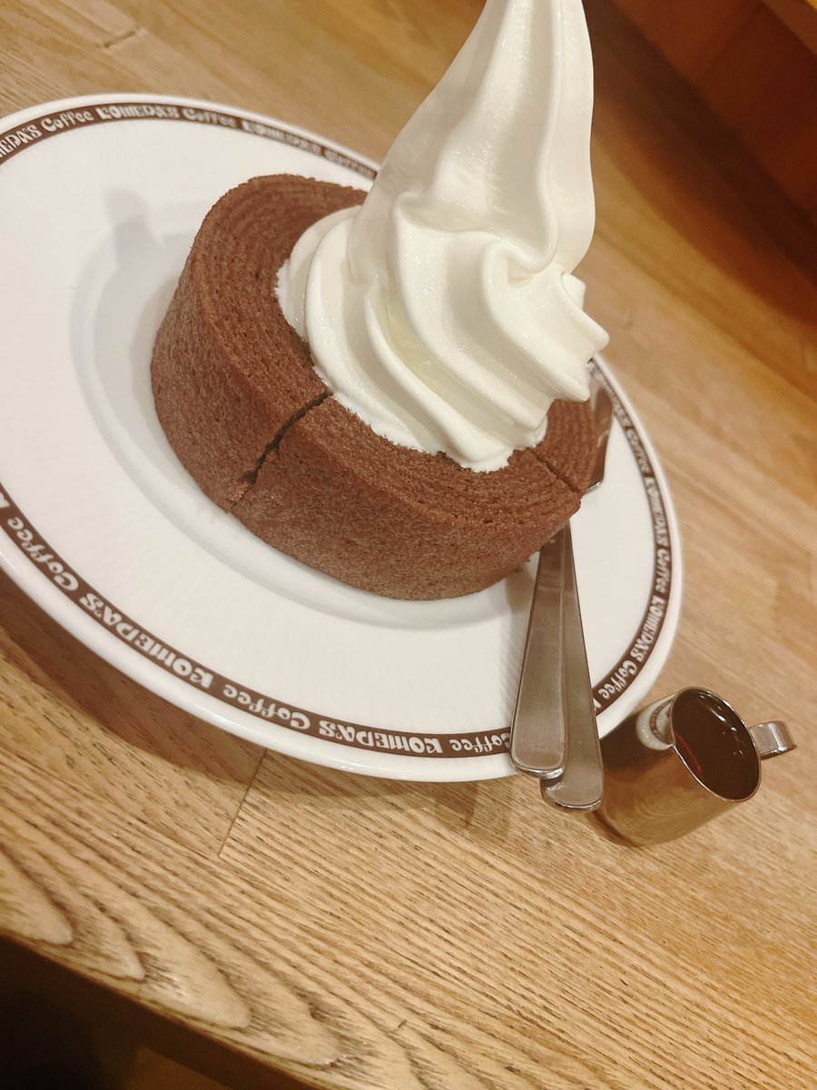 おぱんちゅのやつなくてこれ食べながら仕事してる🐯
