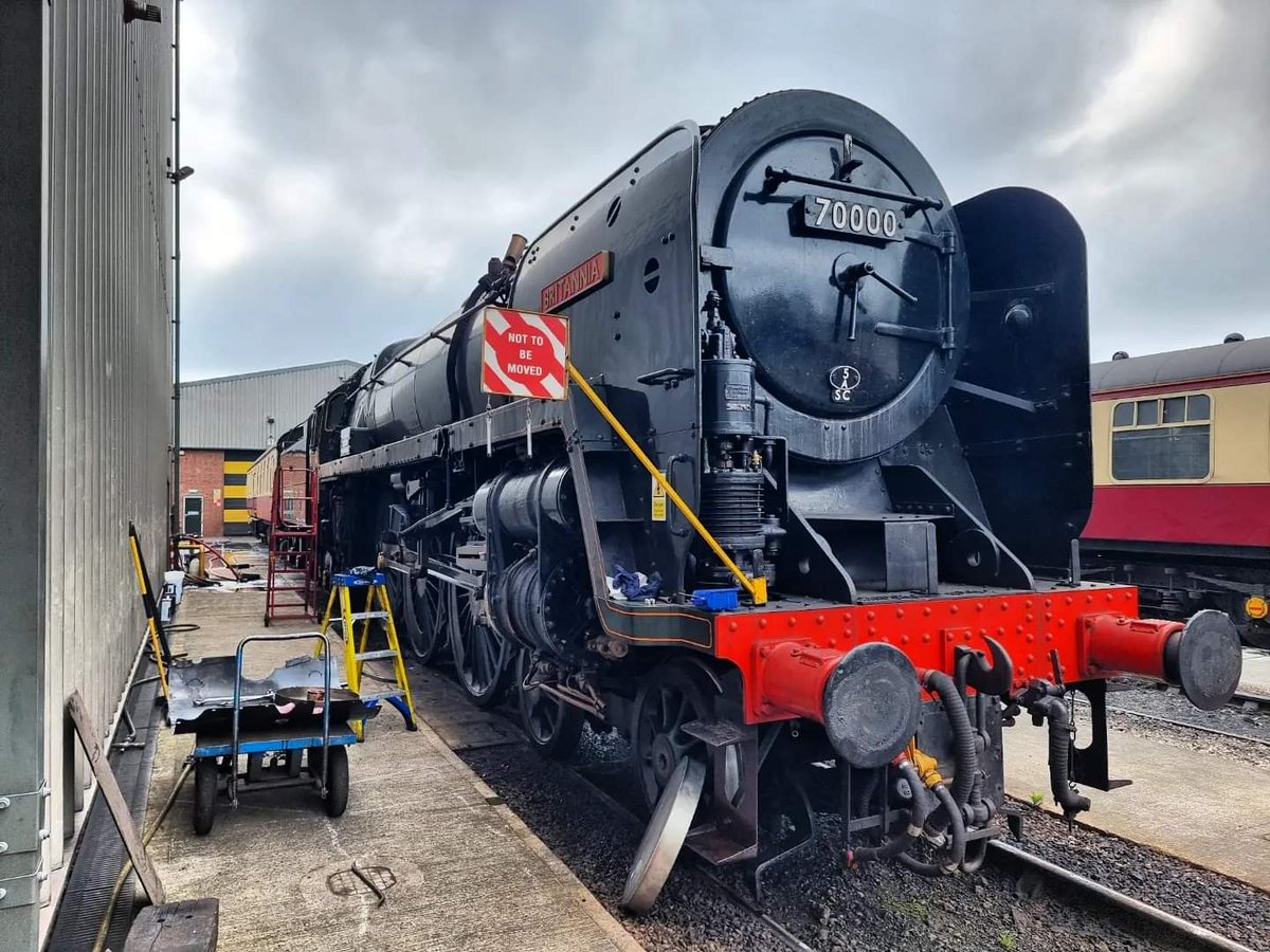 Britannia has completed her test runs, and is now officially back in service! The first trip was done at 45mph and others at 60mph. There was no issues with the Locomotive. She ran with the covers off on one side so she could be checked, these are now being refitted. 👌🚂💨