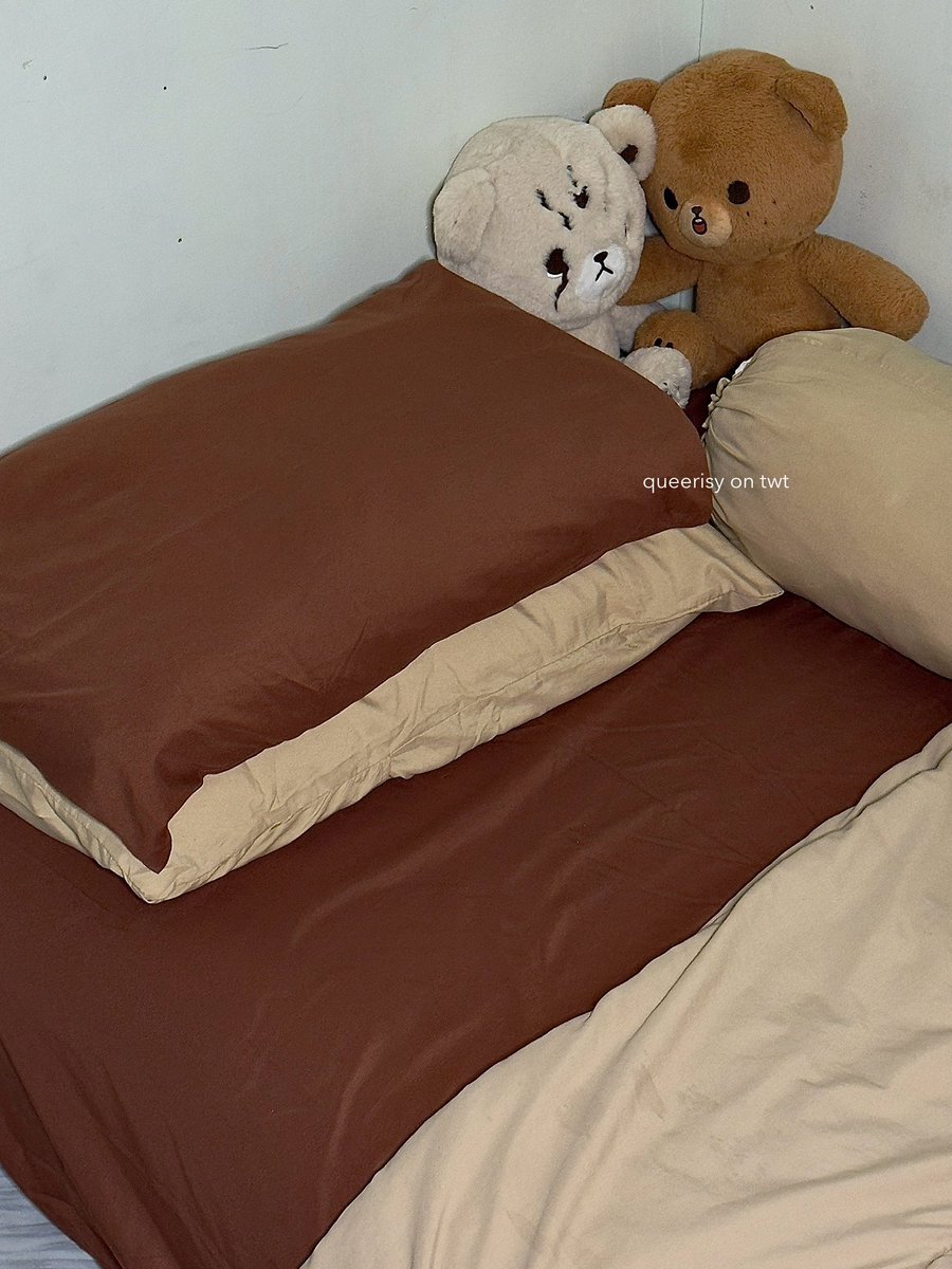 queerisy's tweet photo. sprei polos ternyaman 😭 gak nyesel beli padahal harganya 70Ribuan aja dan berkali-kali dicuci gak berbulu! 

adem juga dan ada karetnya jadi gak gampang berantakan… makasih… racun twitter memang 10000/10! https://t.co/Ka9rZpOnUF