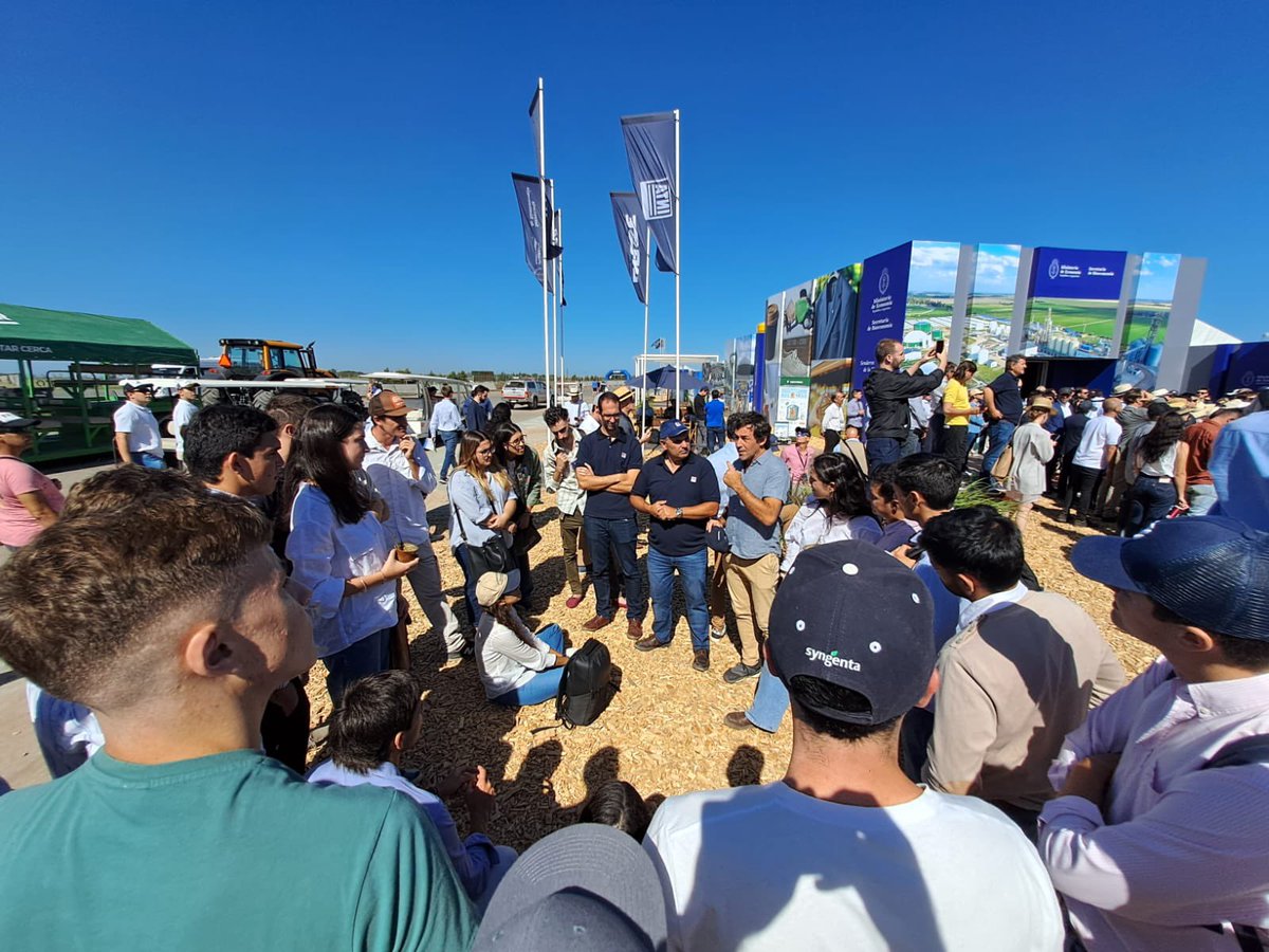 Recibimos en #Expoagro2024 a <a href="/JornaderosAgro/">JornaderosAgro</a> con el fin de promover la inserción de jóvenes profesionales e igualar oportunidades para el desarrollo de la bioeconomía.