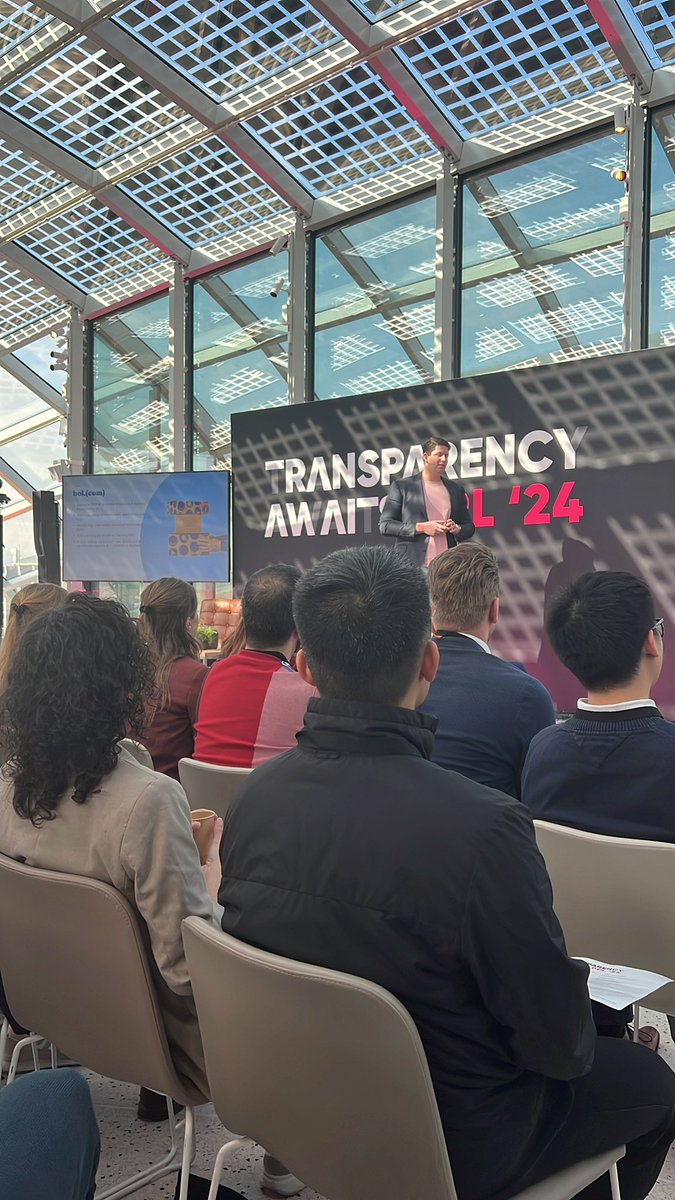 OmniaRetail's tweet photo. Next up we have Cor Verhoeven from Bol sharing insights from the eCommerce platform, from product assortment to combating bad pricing. 

Join us https://t.co/Uzxtfvrsjj

#pricing #dynamicpricing #ppl24 https://t.co/5neJ66z8ea