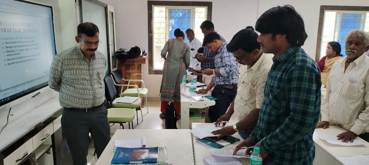 Today on 07.03.2024, Sri Smruti Ranjan Pradhan Collector Gajapati visited and supervised the election training conducted in SKCG High School and Meeneketan Degree College Gurandi. @CMO_Odisha @OdishaCeo