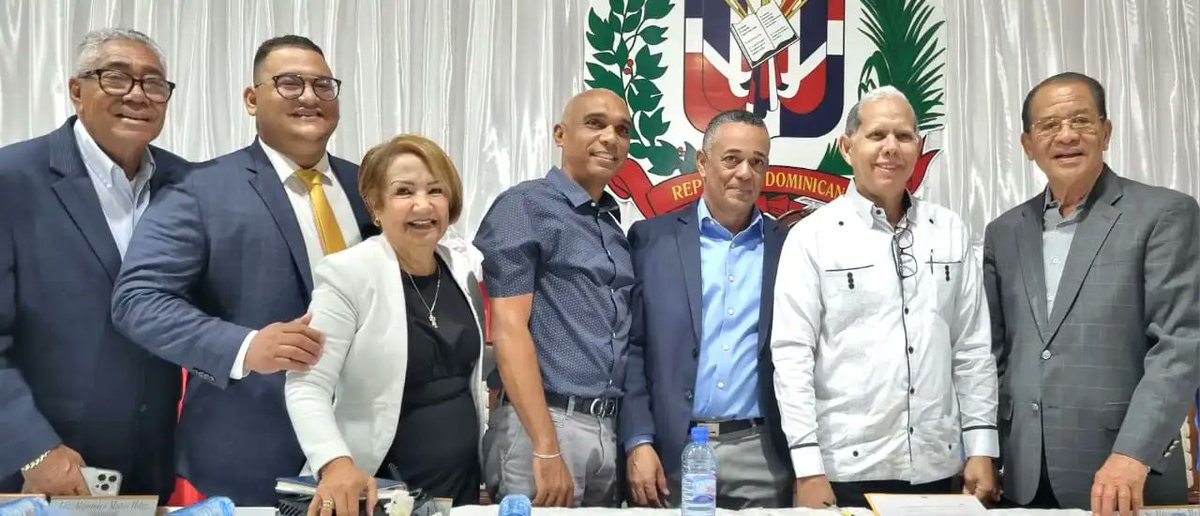 AlcaldiaSFMrd's tweet photo. San Francisco Macorís primer municipio de RD en aprobar el Plan Municipal de Desarrollo Territorial https://t.co/MHya1Od8K5 https://t.co/eJKnBIjvEV