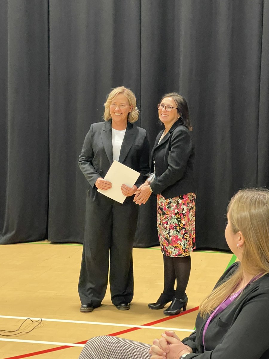 Hayley Price tweet media