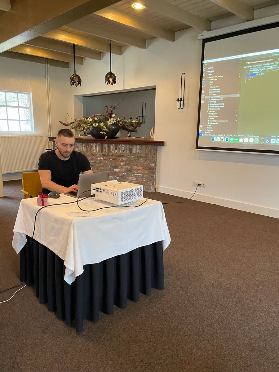 Thrilled to wrap up our #TYPO3 Headless &amp; Vue.js frontend workshop at <a href="/WebCampVenlo/">WebCampVenlo</a> 🚀 Thanks to all who dived into headless tech with us! 🎉 

Excited for the online version? Contact us: headless@macopedia.com 

#CMS #workshop #wcv