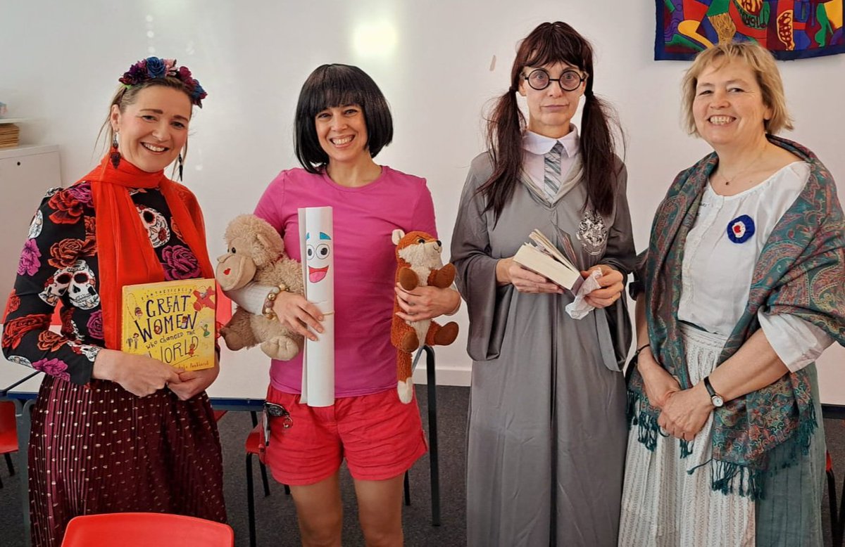DeaneryLanguage's tweet image. Team Languages celebrating World Book Day today! 📚🇲🇽🇪🇸🇫🇷🪄 Did you spot Dora, Myrtle, Frida or Madame Thénardier? #WorldBookDay2024 @deaneryhigh