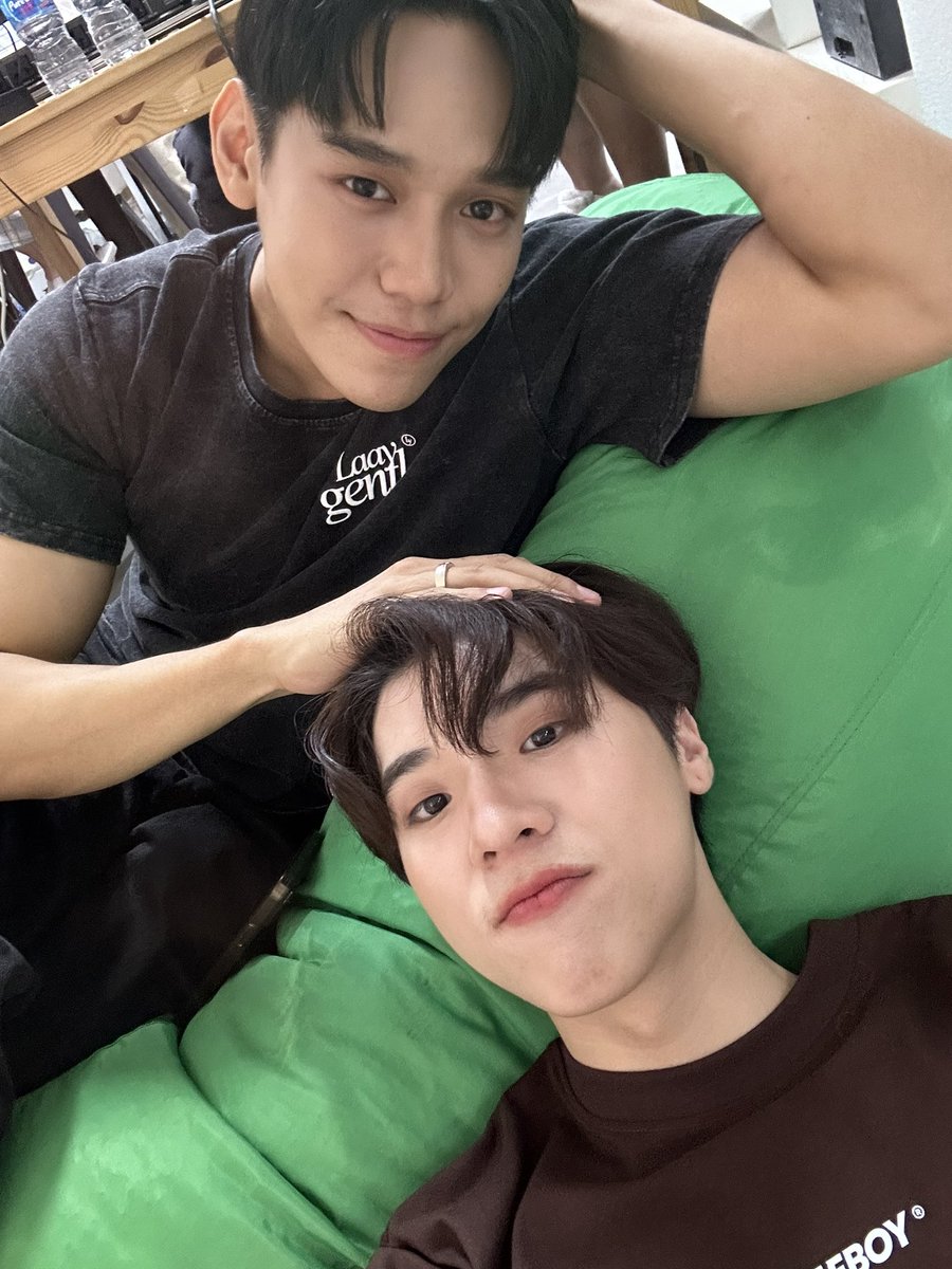 legendngern's tweet photo. อาทิตย์ เองครับ (อยากด่าผีละอ่ะ😏)

@oattrttt 
@FourEverProject 
#FoureverYouProject
#อาทิตย์ดาวตก https://t.co/fHF6nwVqQZ