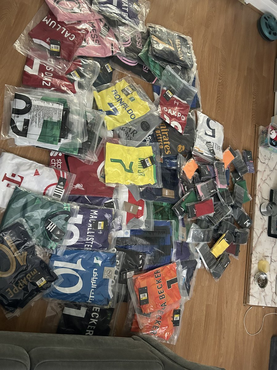 AMKitDesigns's tweet image. Small order Processed 🤙