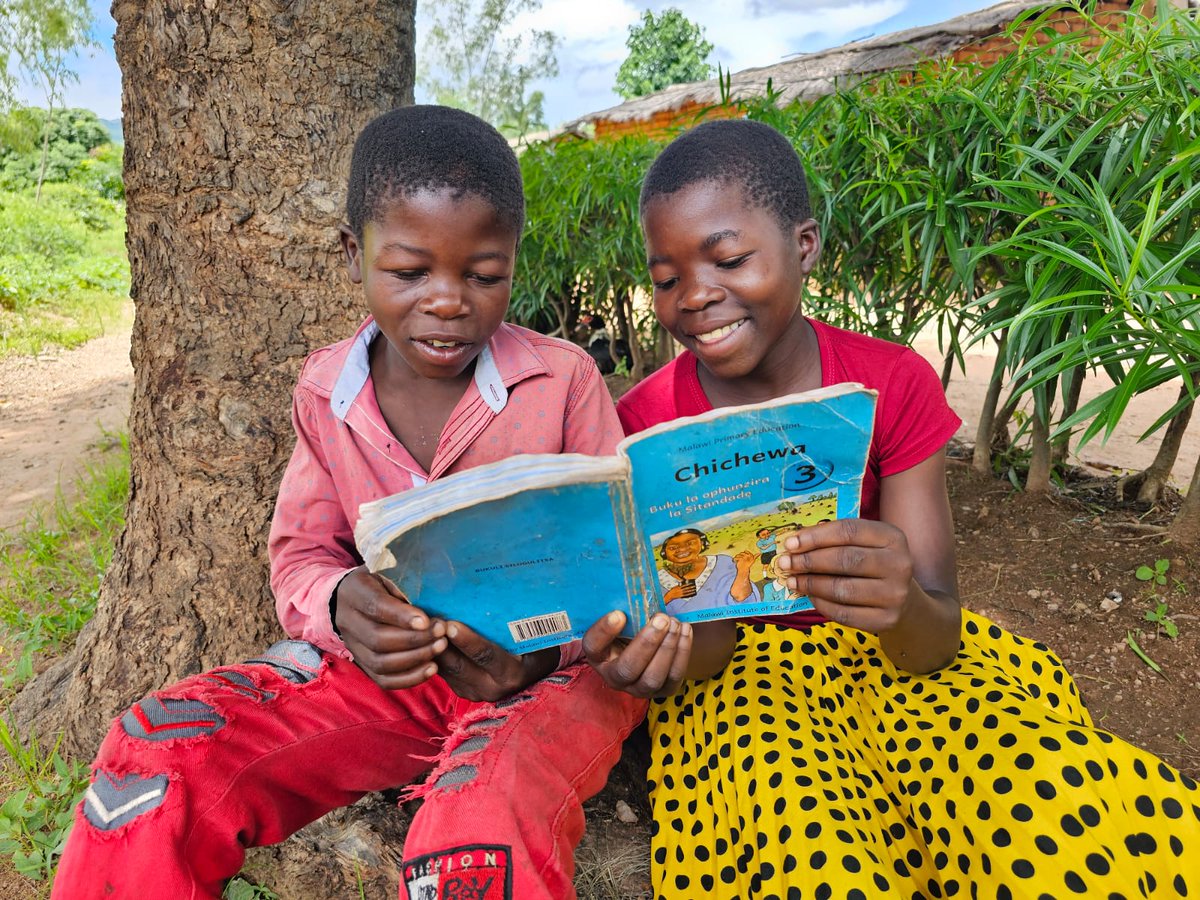 trocaire's tweet photo. 📖 Happy #WorldBookDay from Patricia and Patrick in Malawi, who feature on this year's Trócaire Box.

They both love reading and Patricia says her favourite book is her Chichewa language book.

🇲🇼 Did you know Chichewa is the most widely spoken language in Malawi? https://t.co/IMdP1Zjgsz
