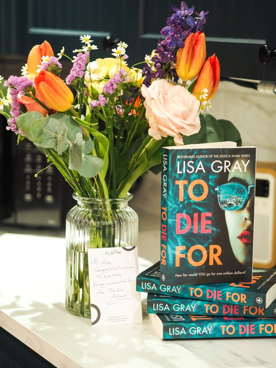 Huge thanks to my amazing publisher Thomas & Mercer @AmazonPub for this gorgeous gift to celebrate TO DIE FOR being nominated for an ITW Thriller Award! It’s fair to say the flowers will last longer than the champagne and chocolates… @_victoriahaslam