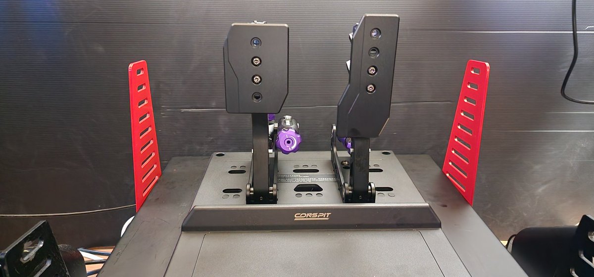 umesetu2011's tweet image. CONSPITのペダルを数日使ってみて
圧倒的にタイムの縮むスピードが早くなりました✨ペダルワークのイメージが出しやすいのでタイムがどんどん縮んで行く🏎️車によって曲線を変えれば凄く乗りやすくもなります✨本当にオススメです！　実力がついて言ってないです😂
#CONSPIT #レースSIM #IRACING