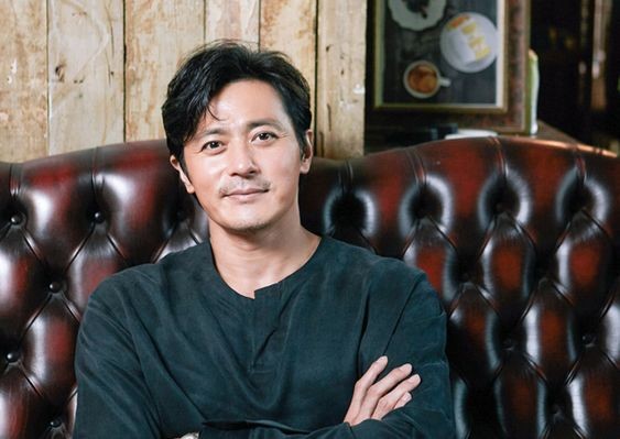 The superb Korean actor #JangDongGun is 52 today.🎂🍾
He is known for main roles in dramas like #ArthdalChronicles and #Suits, and in films #ANormalFamily, #Rampant, #VIP, and #SevenYearsofNight. 
In 2024, we can expect to see him starring in the film #NightHeat. ♥️