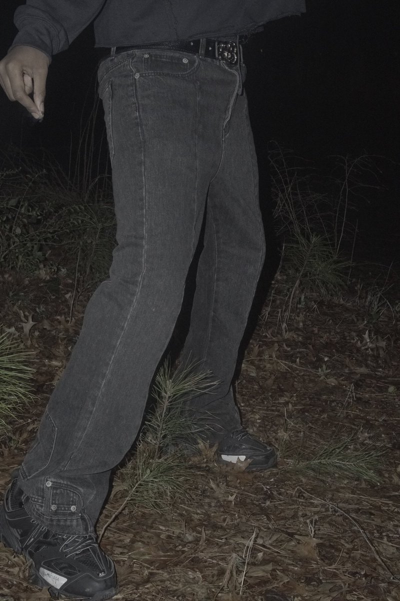 vigilant in the darkness

 - nomorefabric