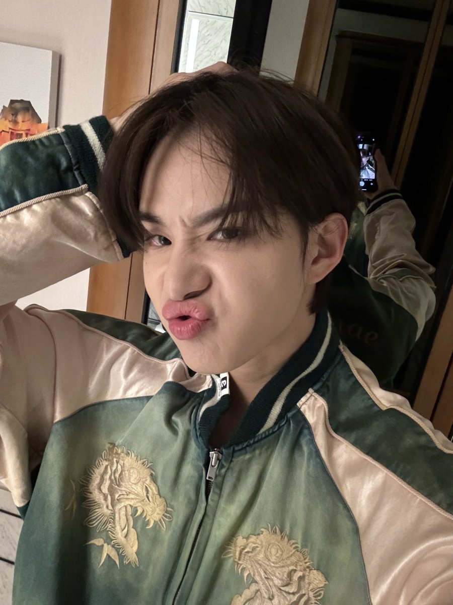 loveyazw's tweet photo. 이거 울 떵우 시그니처 https://t.co/1WOpUh5Efv