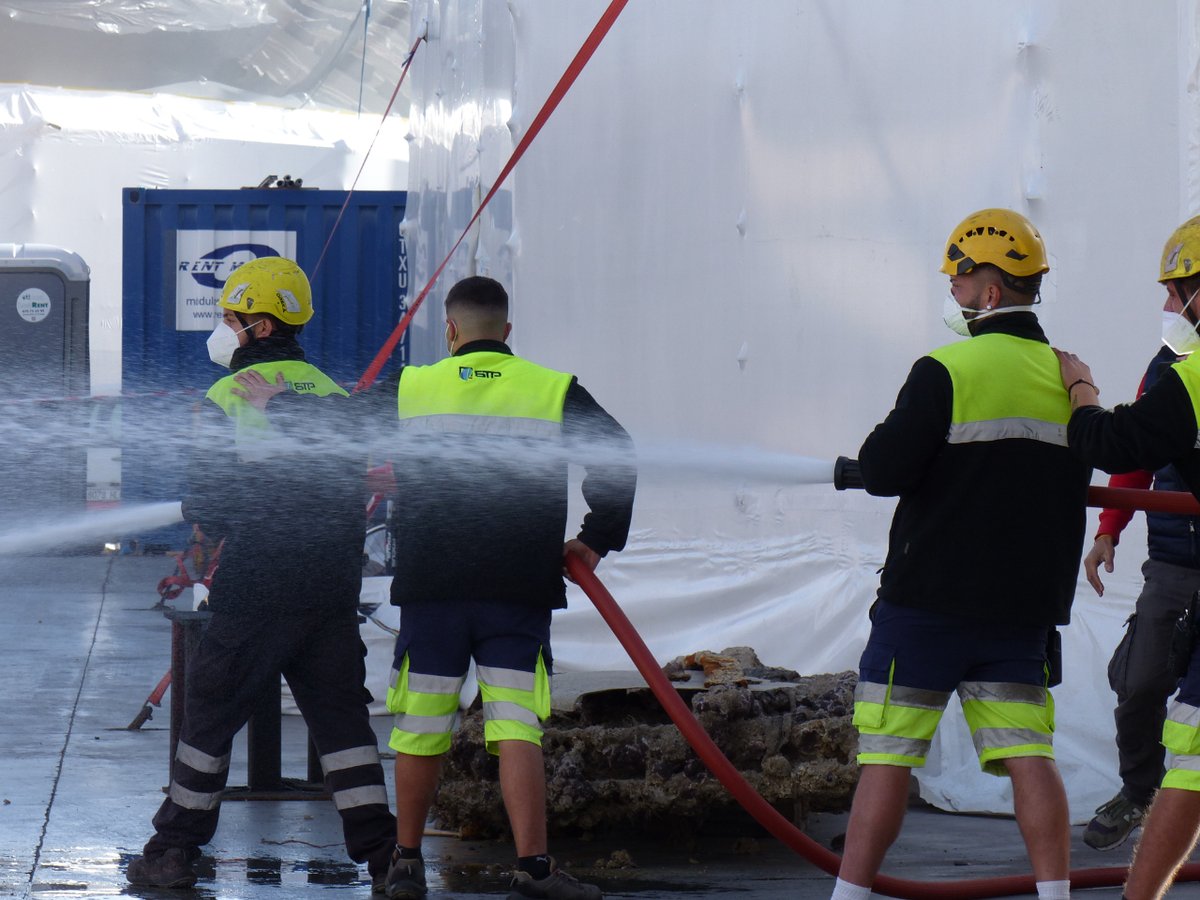 STP_palma's tweet photo. We keep learning! Thanks to this we have a team that is well prepared for any unforeseen eventuality.
#stpshipyardpalma #superyachts #ipmgroup #drill #team #securityfirst #stp #openshipyard #boatrefit #shipyard #yacht #stpshipyard #palmademallorca #boatlife https://t.co/DnXgS63ffa