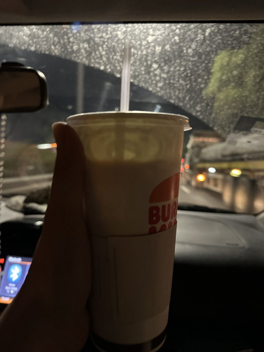 XVIERDELEON's tweet photo. bat naman di puno 🥲 @burgerkingph https://t.co/ObFMdUdkGL