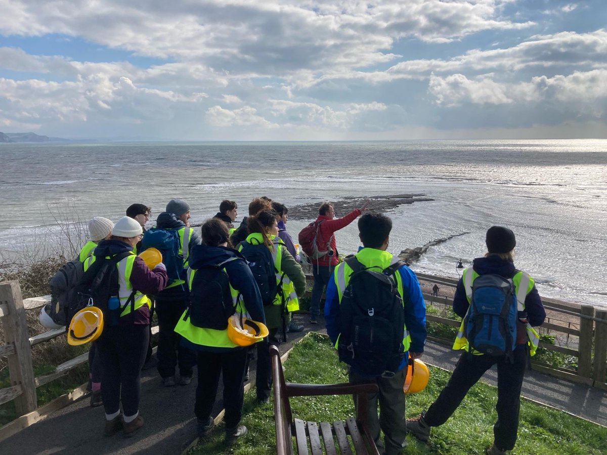 It's a lovely day on the coast! Our third year students on the #Engineering #Geology module are exploring #LymeRegis #landslides, #SlopeStability, #remediation with expertise from @AECOM.