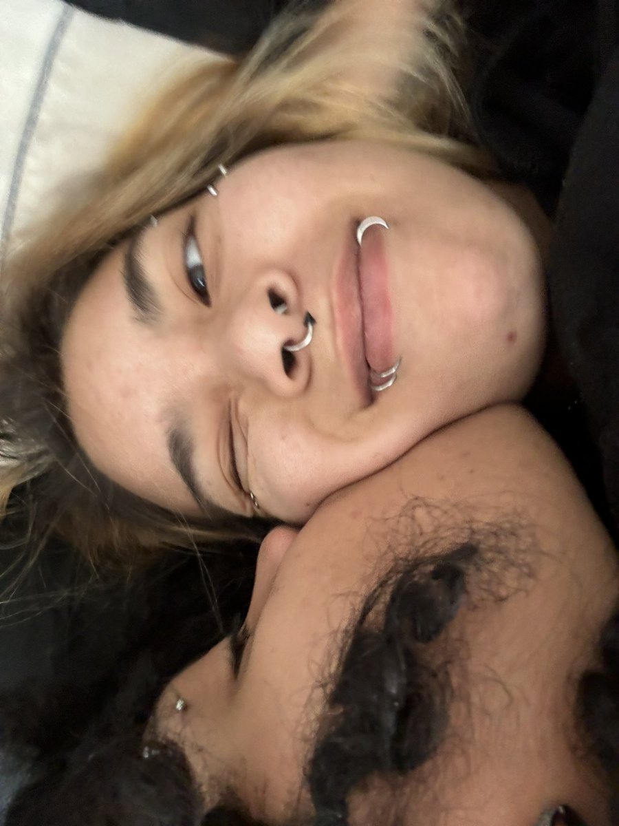 aaxgela's tweet photo. just got done bothering her in her sleep so now i post her just cause🥰 https://t.co/RPn1ZZvycM