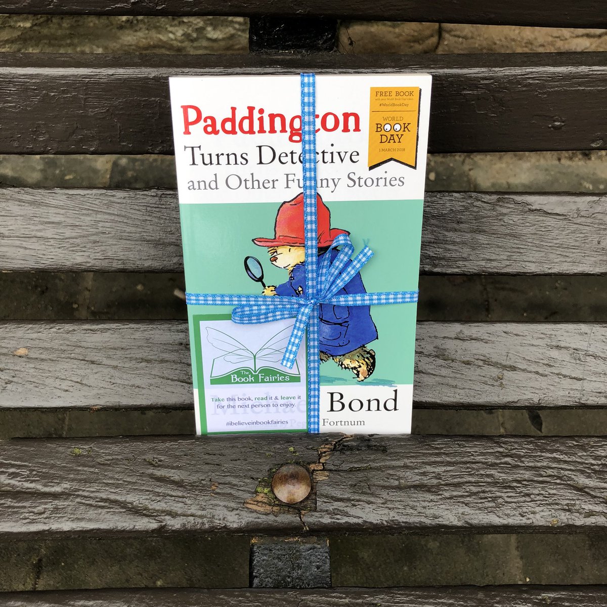 One last @paddingtonbear book left on the bench near Riding High #towcester #bookfaries #ibelieveinbookfaries @the_bookfairies #WorldBookDay #WorldBookDay2024 😀🐻📚💖🧚‍♀️