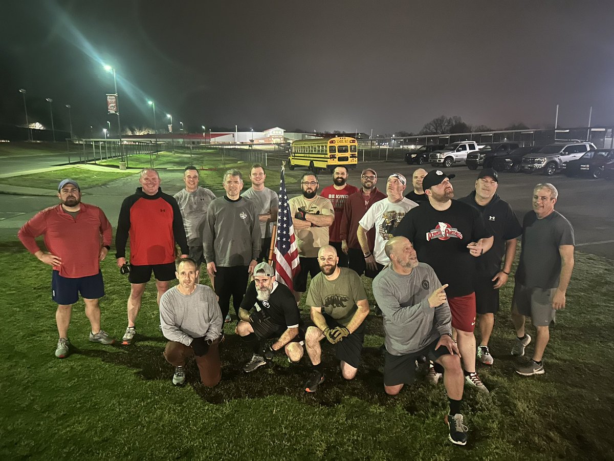 F3CentralAR's tweet photo. 18 PAX working on a rainy Thursday morning!
Our Q, Jazzy, taught us the “Dora Disco” and the #beatdown was good! 
Way to get it, guys @F3CentralAR!
#f3nation https://t.co/35akgtcCIP