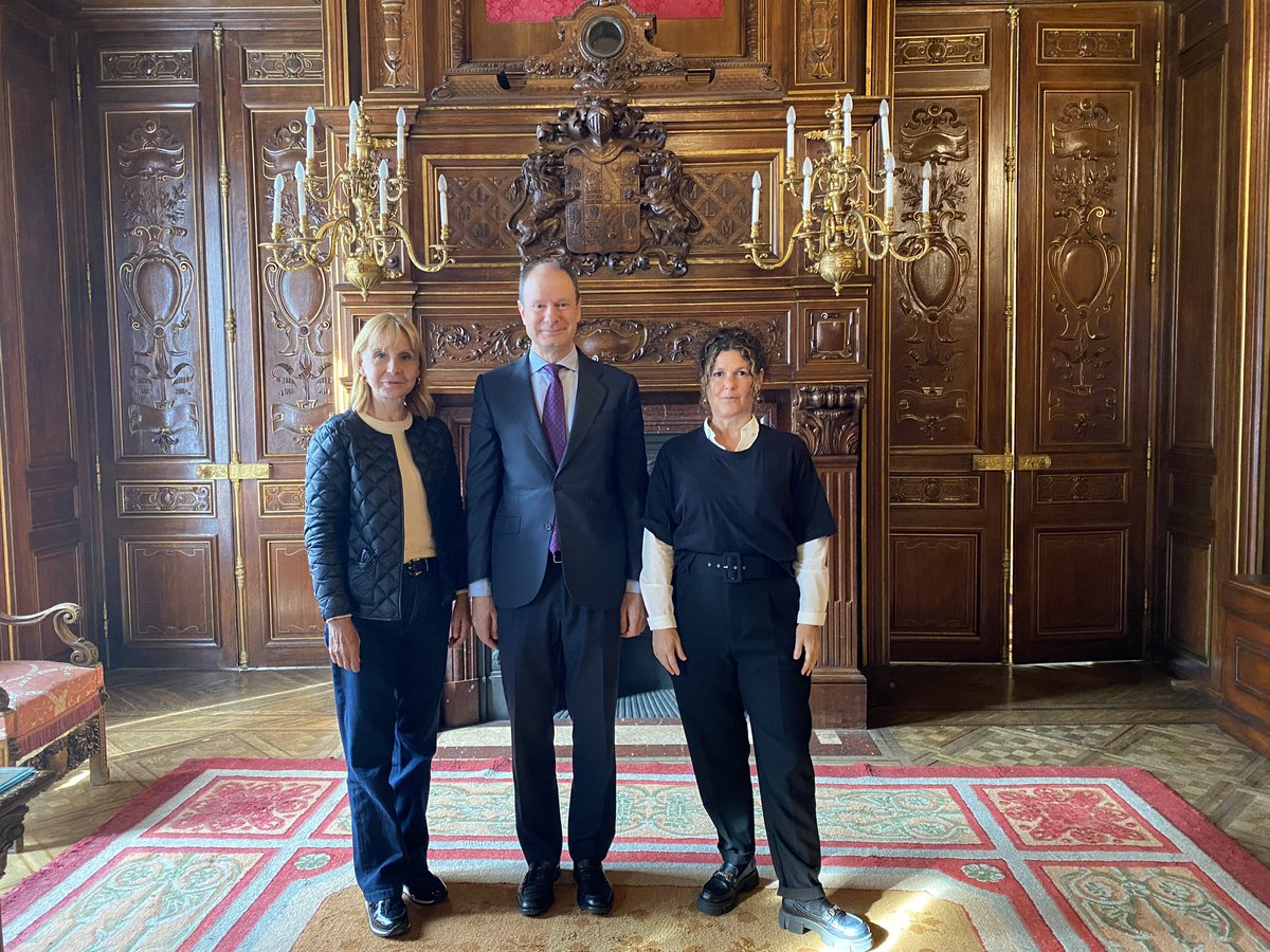 🇦🇷 Encuentro de <a href="/luispradosc/">Luis Prados Covarrubias</a> con <a href="/gabiricardes/">Gabriela Ricardes</a>, ministra de Cultura de la ciudad de Buenos Aires, y María Victoria Alcaraz (<a href="/gcba/">Buenos Aires Ciudad</a>, <a href="/datacultura/">BA Cultura</a>).

💬 Hablamos de la próxima edición de Conexión Buenos Aires-Madrid y de reforzar los vínculos culturales de <a href="/casamerica/">Casa de América</a> con la ciudad.