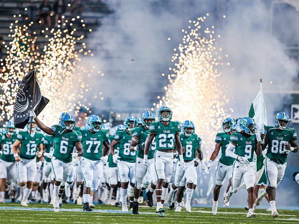 I will be at @GreenWaveFB on Saturday for an unofficial visit. #RollWave @CoachJonSumrall @CoachCarterTU @HarlanHawks_FB @coachesalas @coachtufbpd @defcontx7v7 @coach9cg @kcolesports @2mge_ @mikem_scout @_RL_martin @TXTopTalent