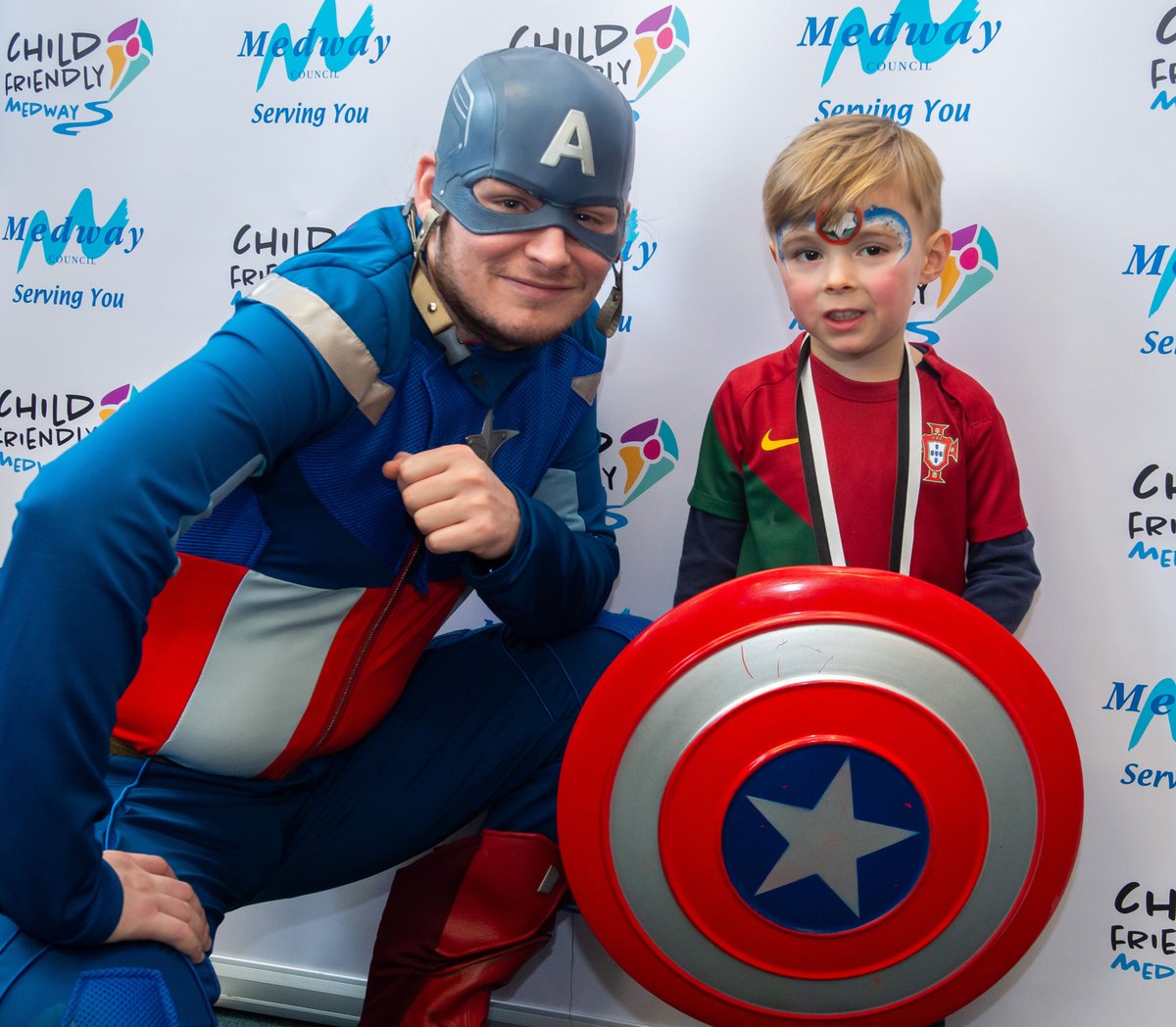 Child-Friendly Medway celebrated World Book Day at Gillingham Library with @Medwaylibraries Over 300 children & families attended, enjoying arts, author talks, face painting, slime making & character meet & greets! Funded by the Kent Police & Crime Commissioner @PCCKent