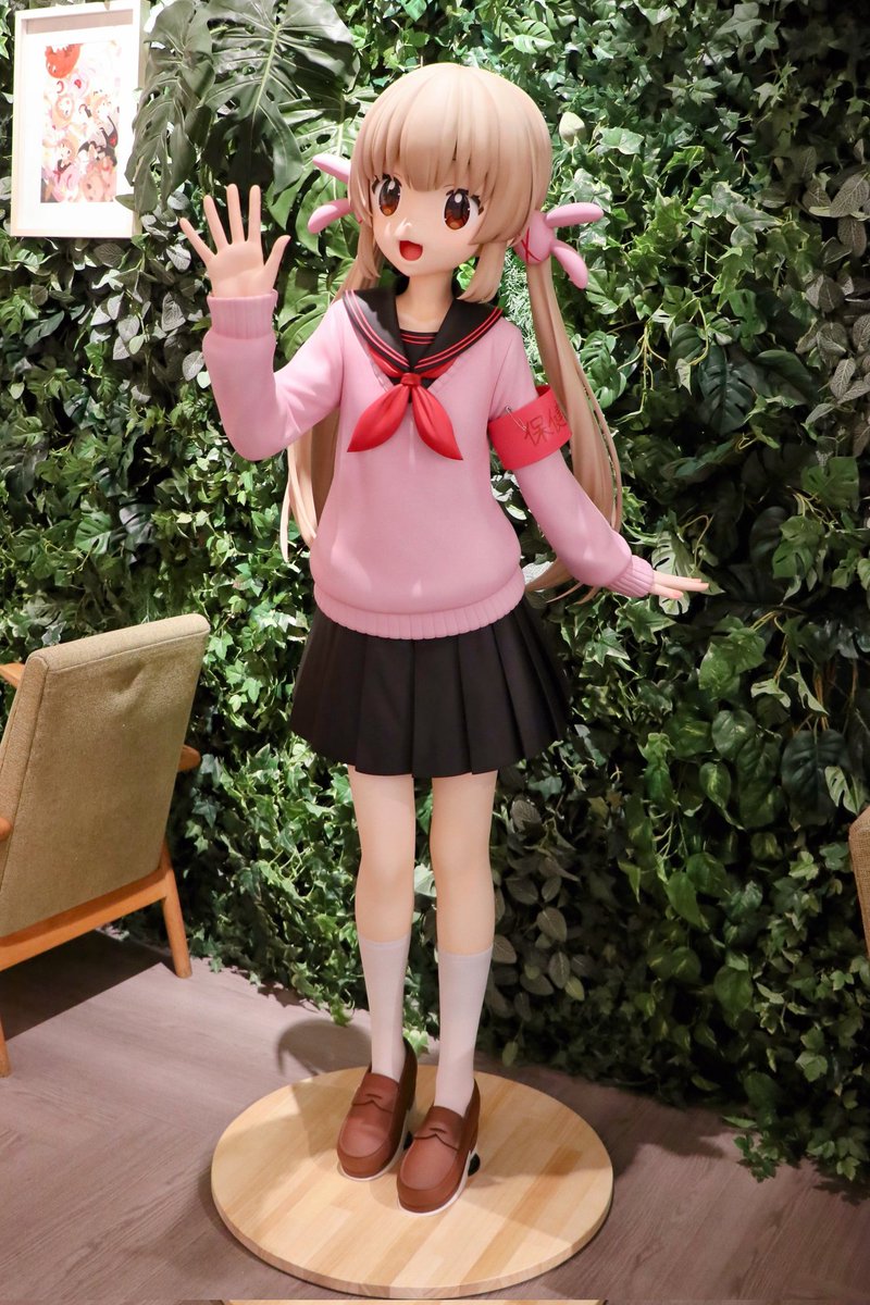 🎉名取さなちゃん、あらためてお誕生日おめでとう！🎉
今年はなんと、等身大のでっかいラブ、あります！
名取にラ・チッタデッラに遊びに来てもらいました！
エロイーズカフェ2Fで開催中の「ばくたんミュージアム」にて、その目で！名取に会えますよ！
#名取爆誕  #ばくたんレストラン
#ヌォンタート