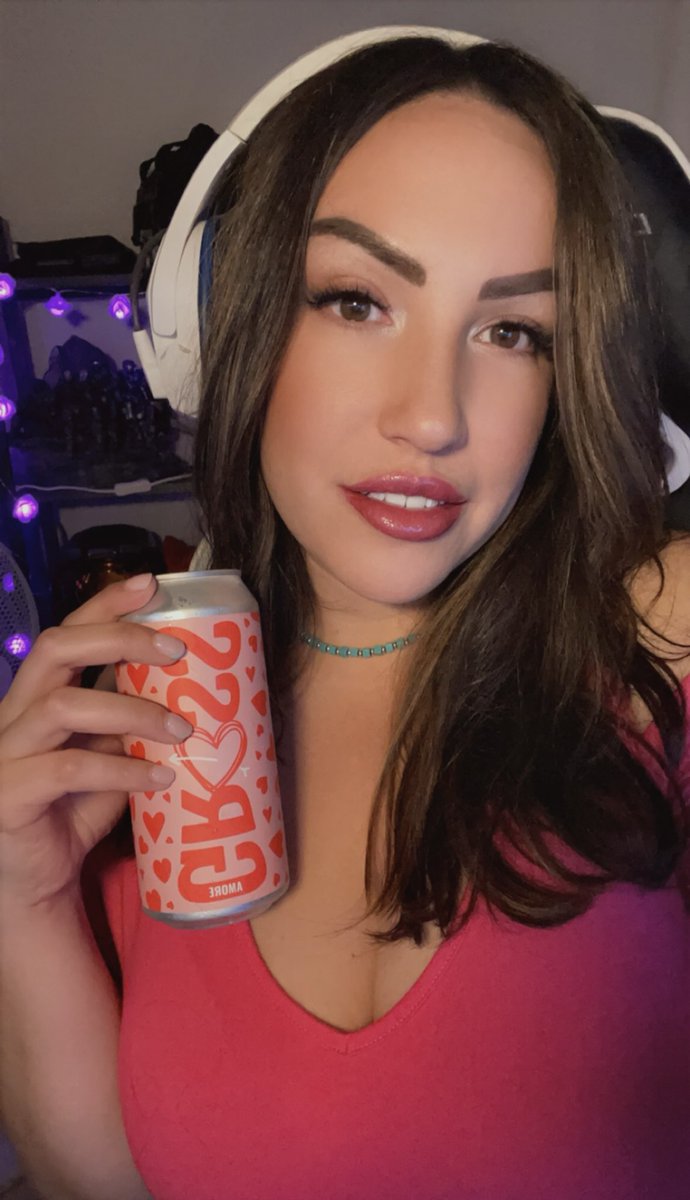 Hey yall, im live. Playing ranked games with viewers 😘 
Twitch.tv/bayoubombshell