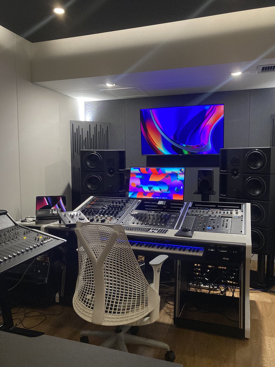 PMCのスピーカー
はじめての音出しでした。
最高すぎます⭐︎
#PMC #音楽スタジオ