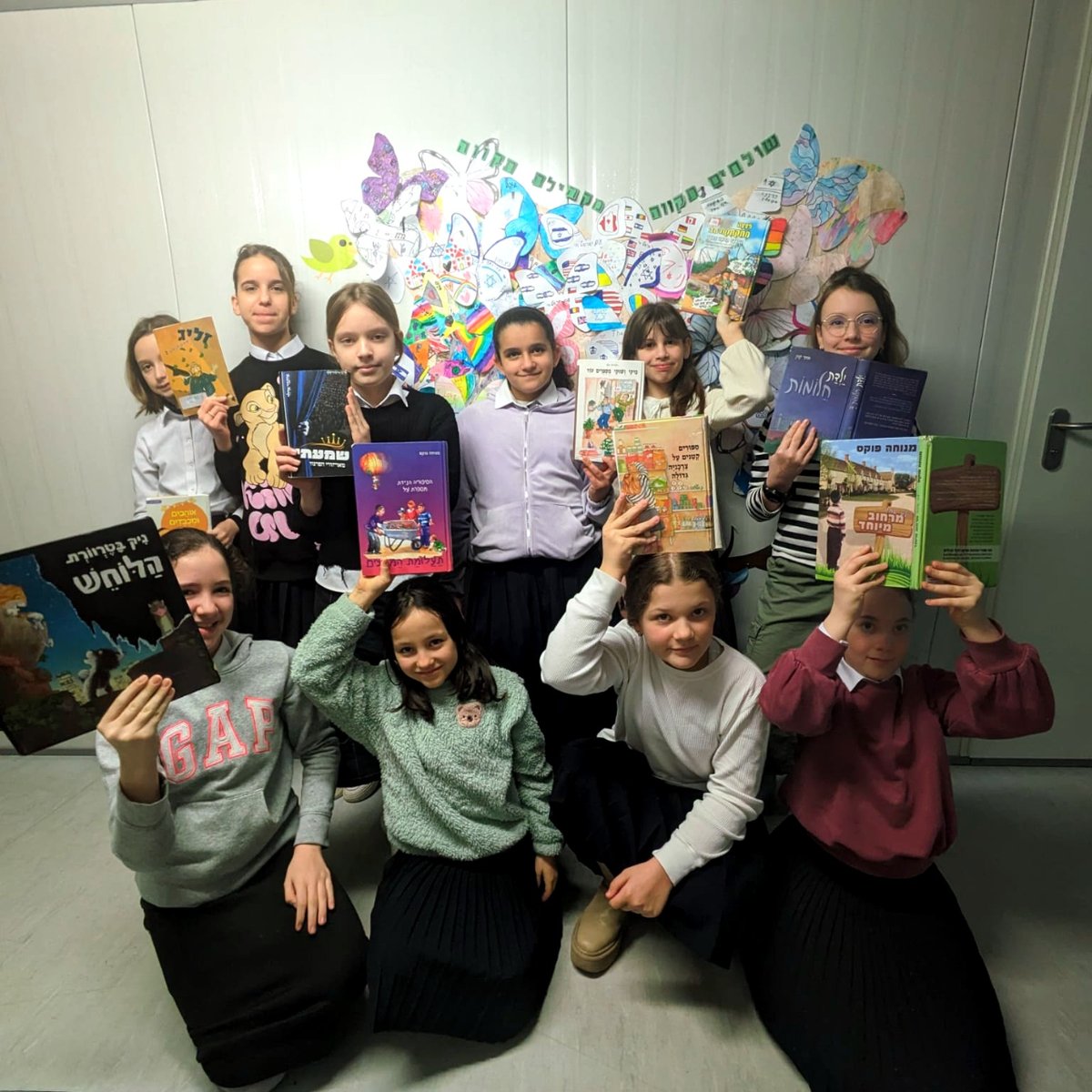 TikvaOdessaUK's tweet image. Join us in celebrating #worldbookday by taking a glimpse into the world of our Tikva girls holding their favourite books! 

#educationalreads #bookinspiration
