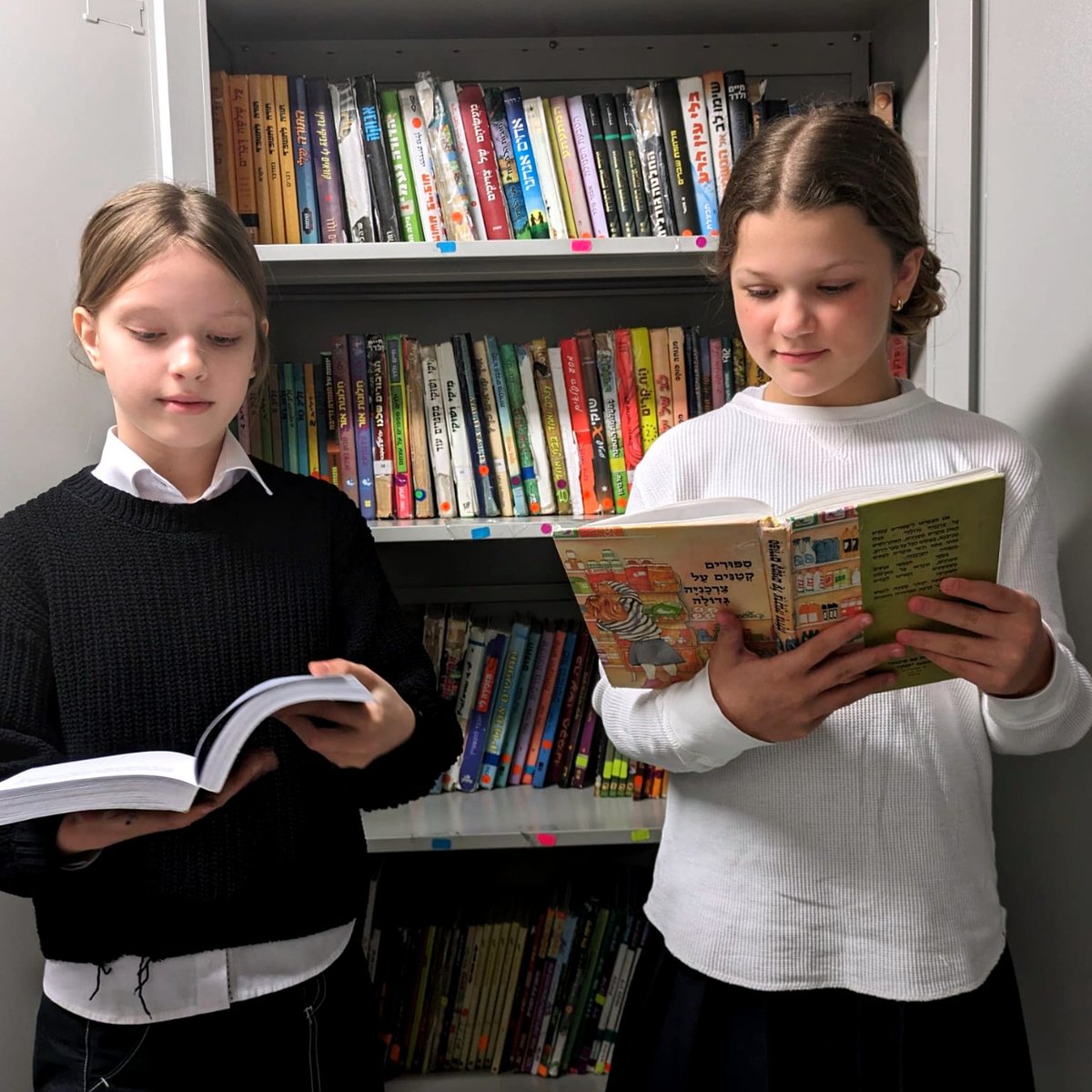 TikvaOdessaUK's tweet image. Join us in celebrating #worldbookday by taking a glimpse into the world of our Tikva girls holding their favourite books! 

#educationalreads #bookinspiration
