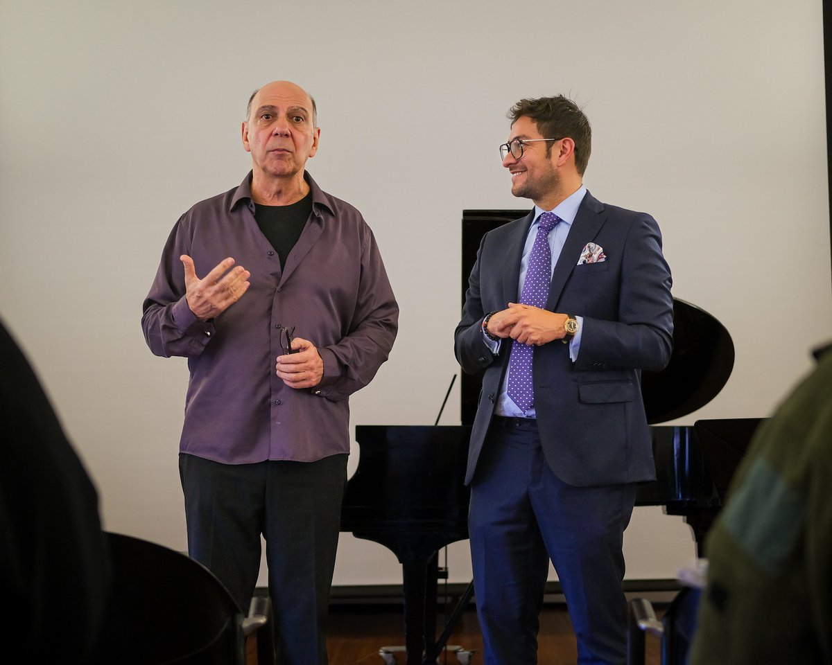 SinfonicaCol's tweet image. #ConTodayConTodos #ExpediciónColombiaMusical #MasterclassViolín #SergeyKhachatryan #SonidosParaLaConstrucciónDePaz #LaOrquestaDeLosColombianos