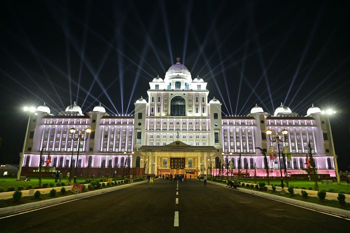 BRSparty's tweet image. నవ్విపోదురుగాక నాకేటి సిగ్గు అన్నట్టుంది కంపుమేస్త్రి తీరు.

బీఆర్ఎస్ ప్రభుత్వం హైదరాబాద్‌లో ఒక్క శాశ్వత కట్టడం కూడా నిర్మించలేదు అంట..

మచ్చుకి మా తరుపున కొన్ని కట్టడాల ఫోటోలు పెడుతున్నాం.. ఇక మీ వంతు...

ఇక మొదలెడదామా?