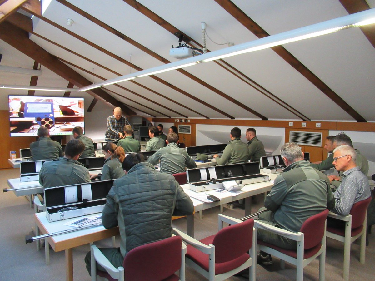 After a successful project, the users were trained with the electronic caliper DPII+ at the “Autonomous Province of Bolzano”.
In the picture, training at the Brixen forestry station held by our Swiss sales partner, FOMEA AG
#forestry #DPII #Caliper #Forestinventory #Inventory