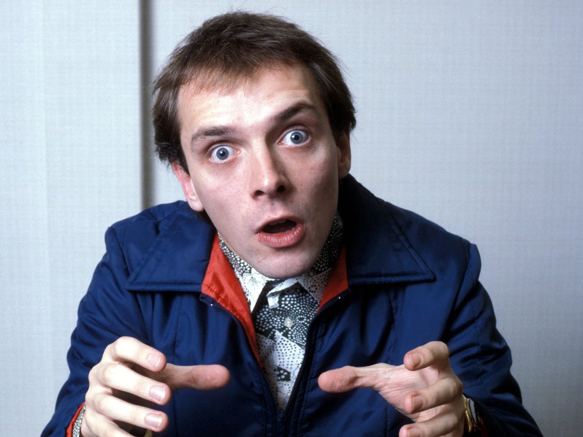 Russ_Graves's tweet photo. Born March 7, 1958 in Harlow, Essex, England, UK - Remembering comedic actor Rik Mayall. 🎭 #RikMayall #BritishComedy #TheYoungOnes https://t.co/y7Cbr83Csv